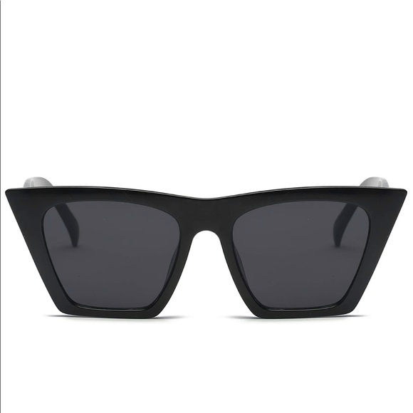 Lola Woman’s Black Polarized Sunglasses - Picture 4 of 6